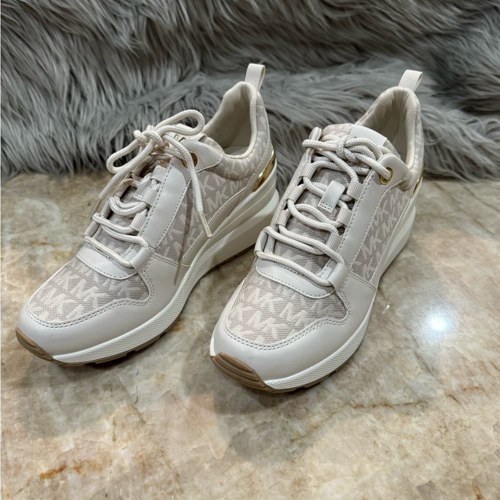 Michael by Michael Kors Women’s Elevated Platform Logo Design Sneakers. New - Picture 3 of 14